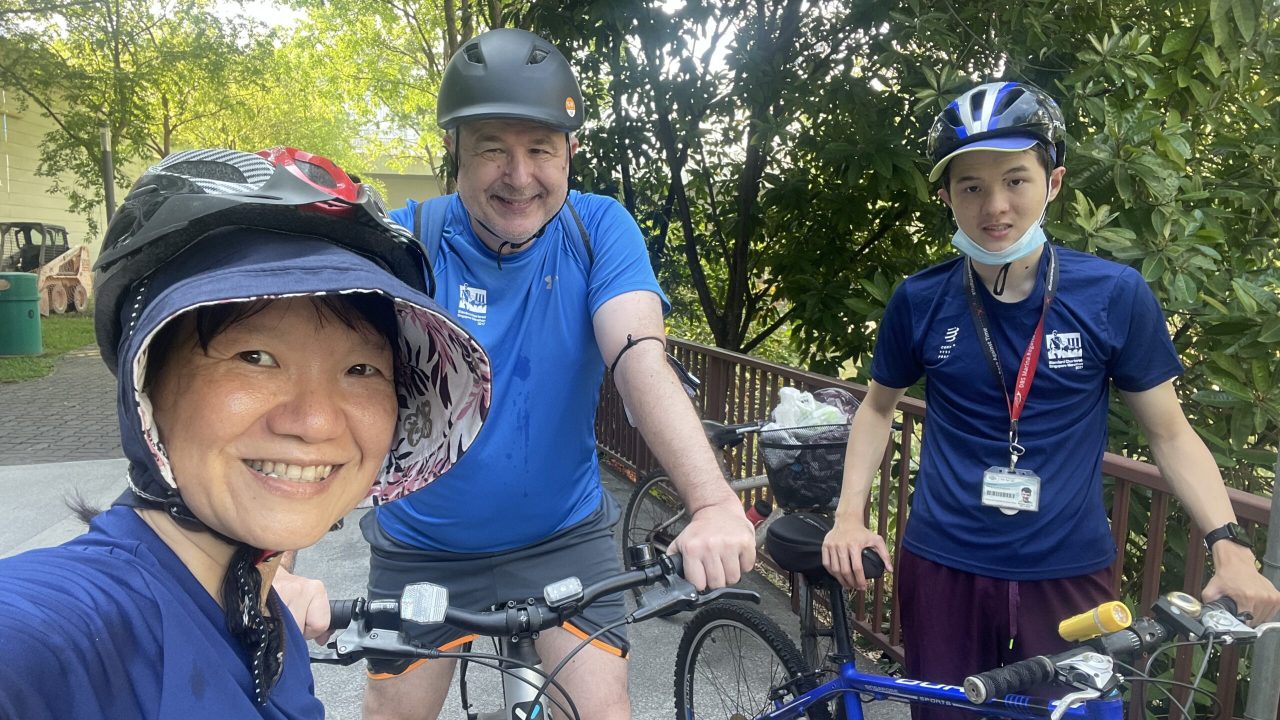 Family cycling trip